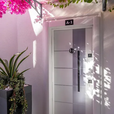 Lägenhetshotell Noa Only Adult 5*